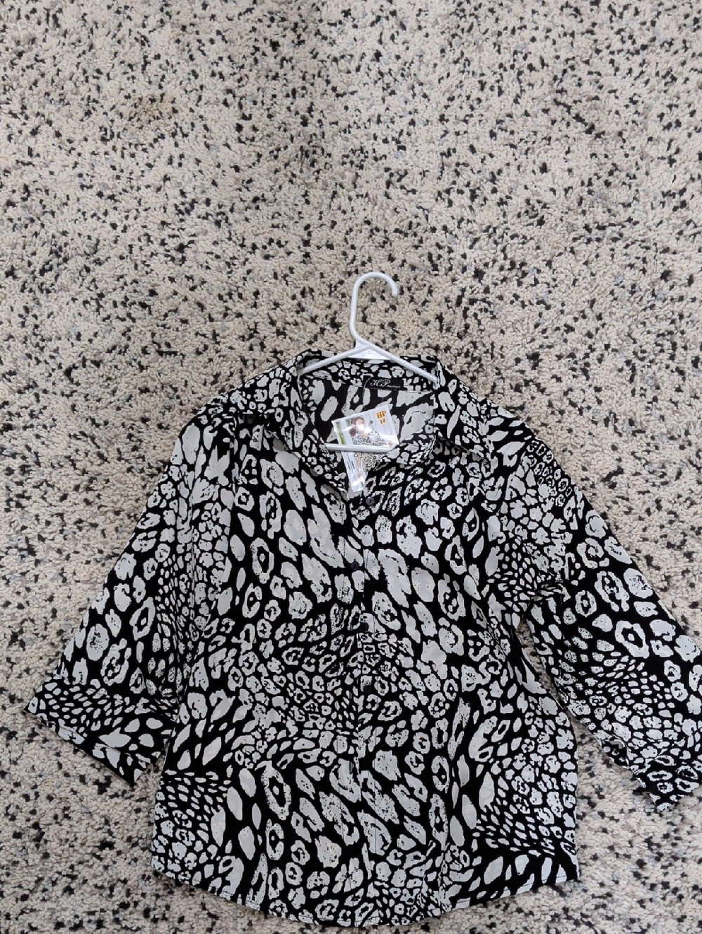 Black & White Animal Print Button-Up Top size M/L